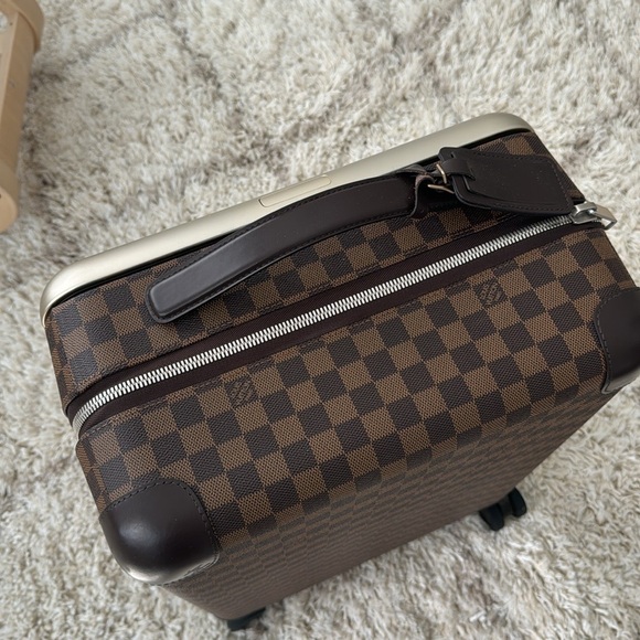 Beautiful Louis Vuitton Damier carryon suit case - Picture 3 of 13